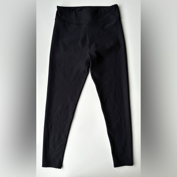 SO Black Ribbed High Rise Comfy Stretch Cropped Capri Leggings Juniors Medium - Picture 1 of 7